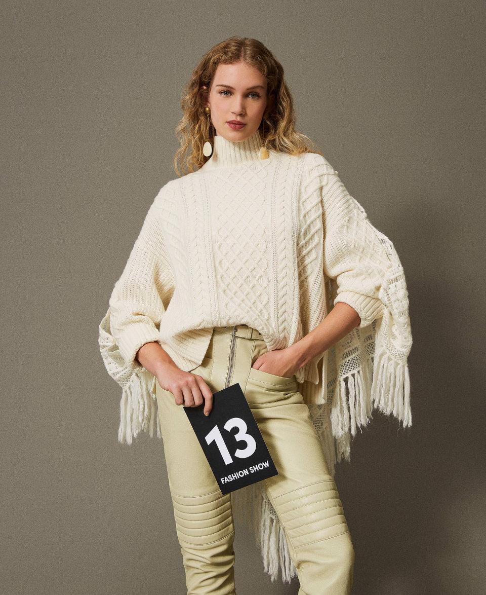 Twin Set Maxi maglia in misto lana con stola Sostegno trimestrale
