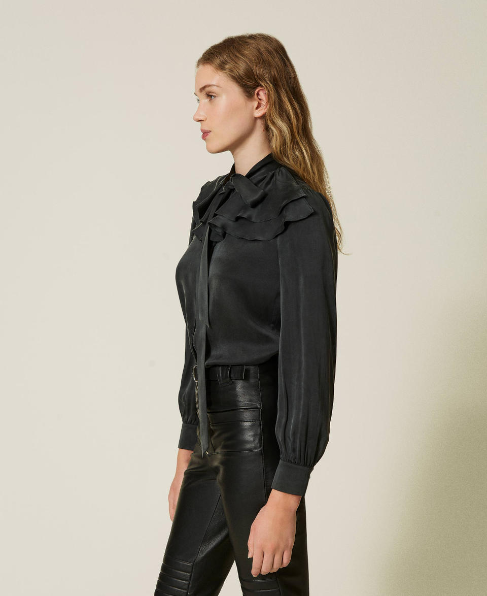 Twin Set Camicia in raso di seta con volant Solo un giorno rimasto