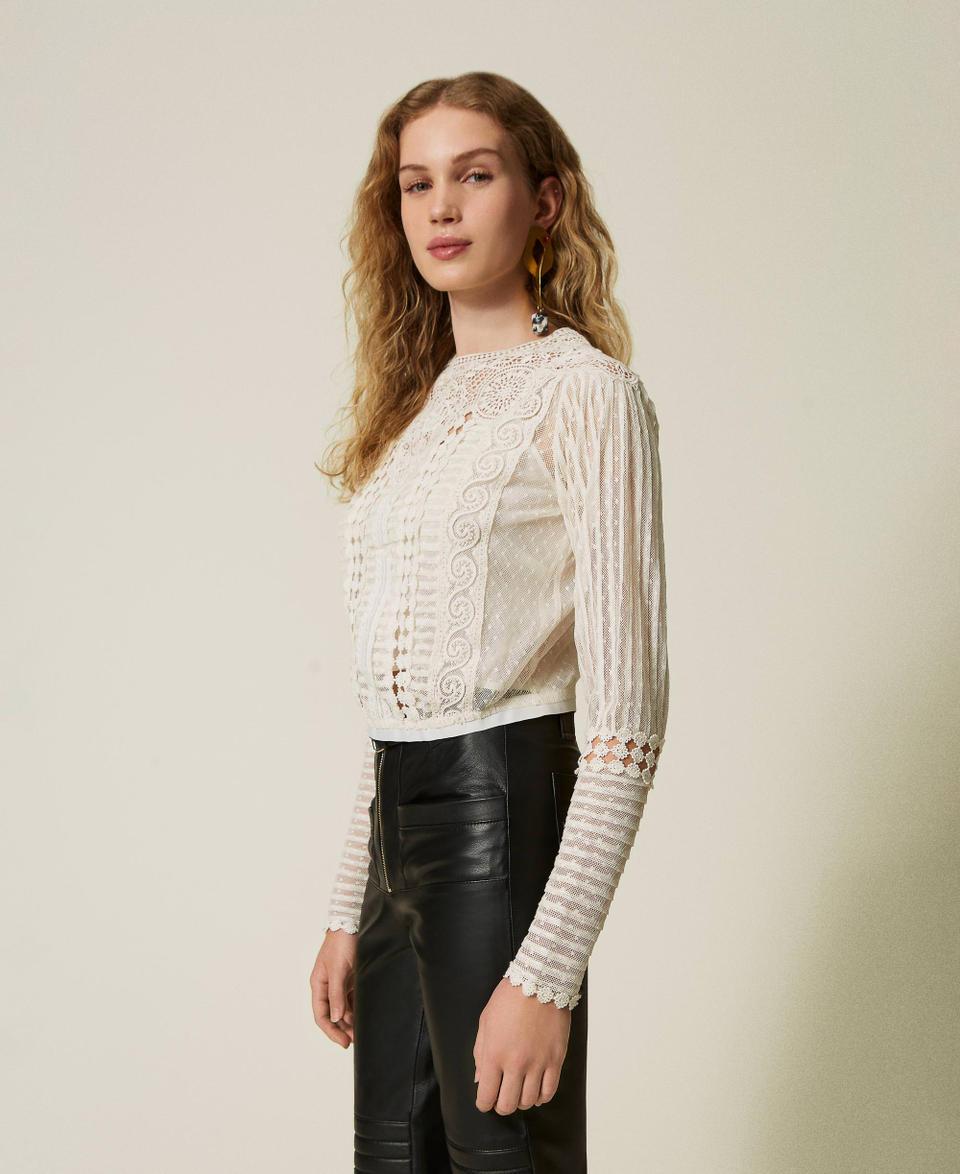Twin Set Blusa in mussola con pizzo e ricami Offerte stagionali