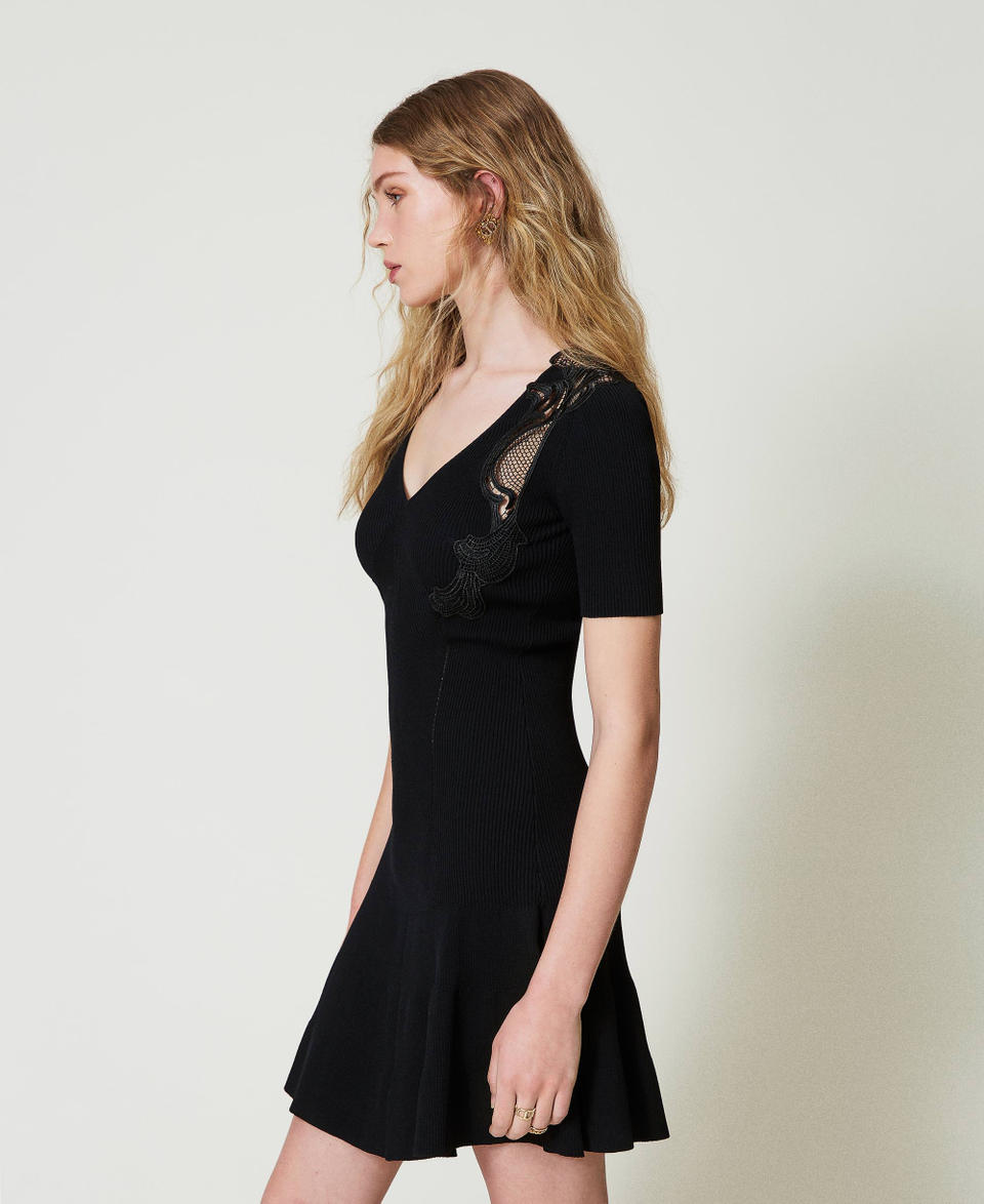 Twin Set Abito corto in maglia con pizzo Sottocosto