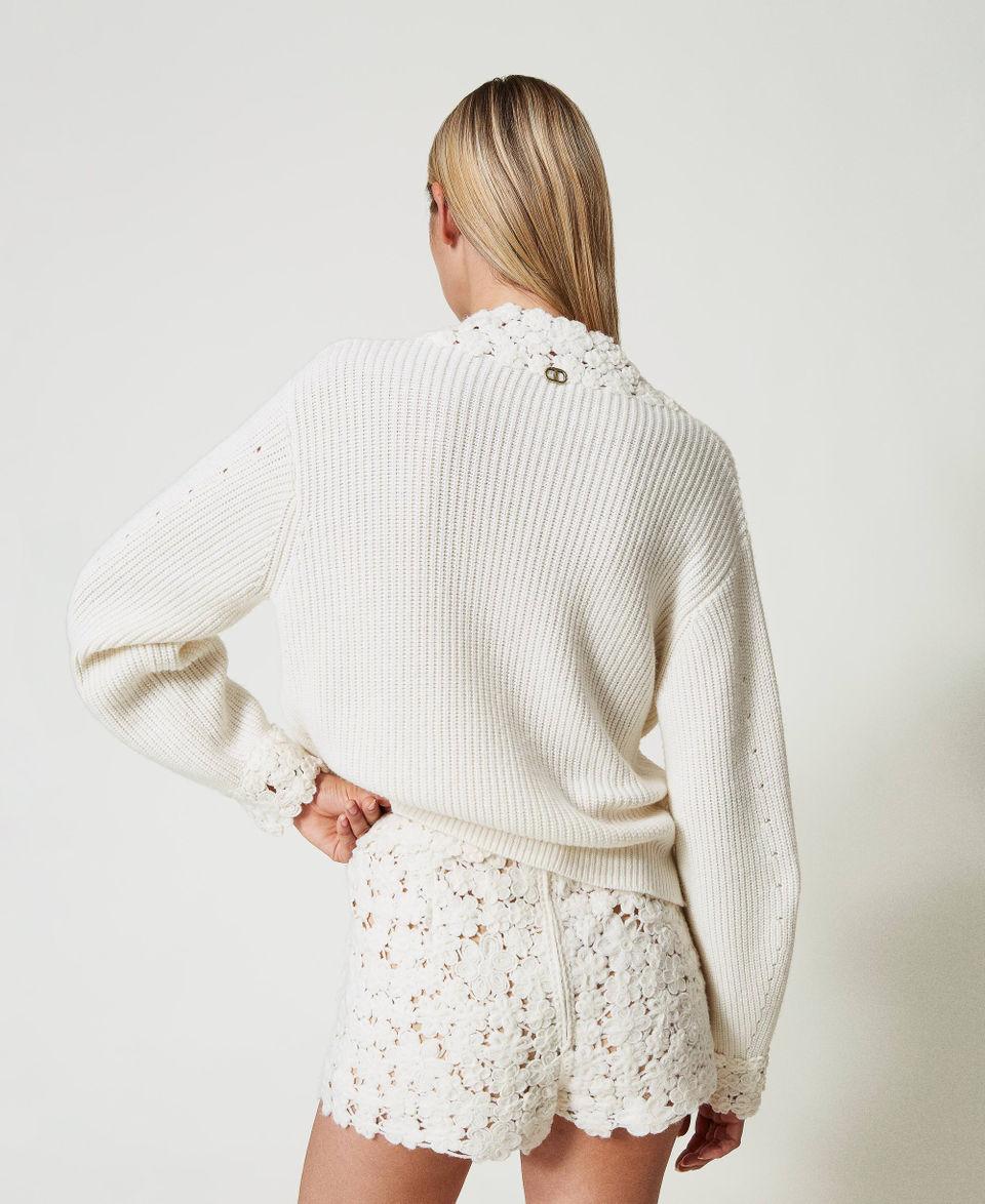 Twin Set Shorts in maglia misto lana con ricamo Bestseller