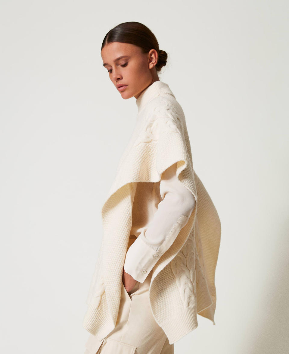 Twin Set Poncho in maglia con trecce In Linea