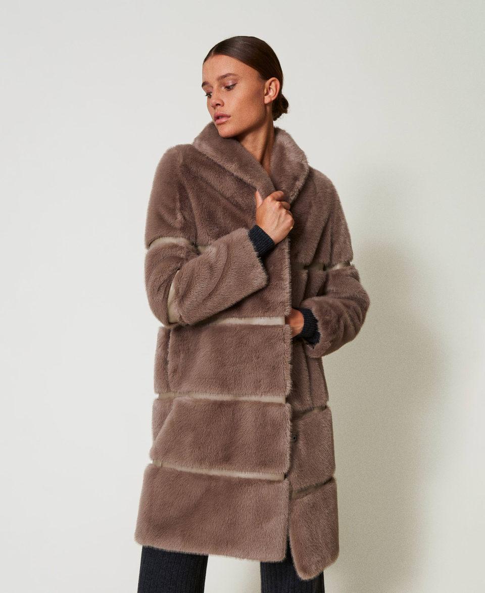 Twin Set Cappotto in faux fur con intarsi Online