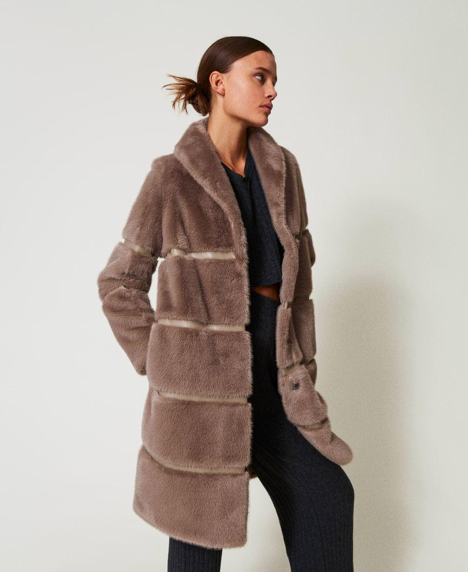 Twin Set Cappotto in faux fur con intarsi Online
