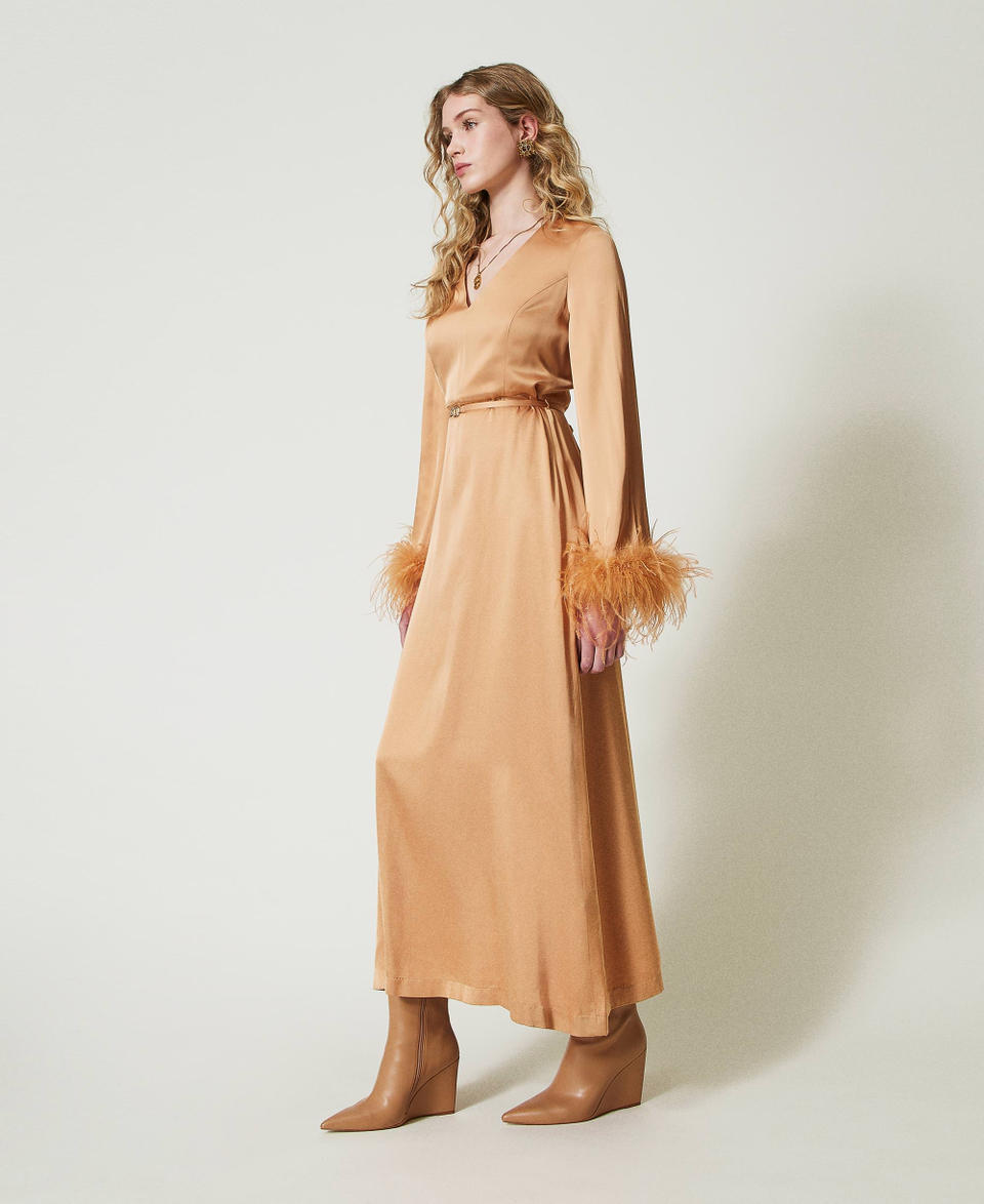 Twin Set Abito lungo in raso con piume Offerta Anniversario