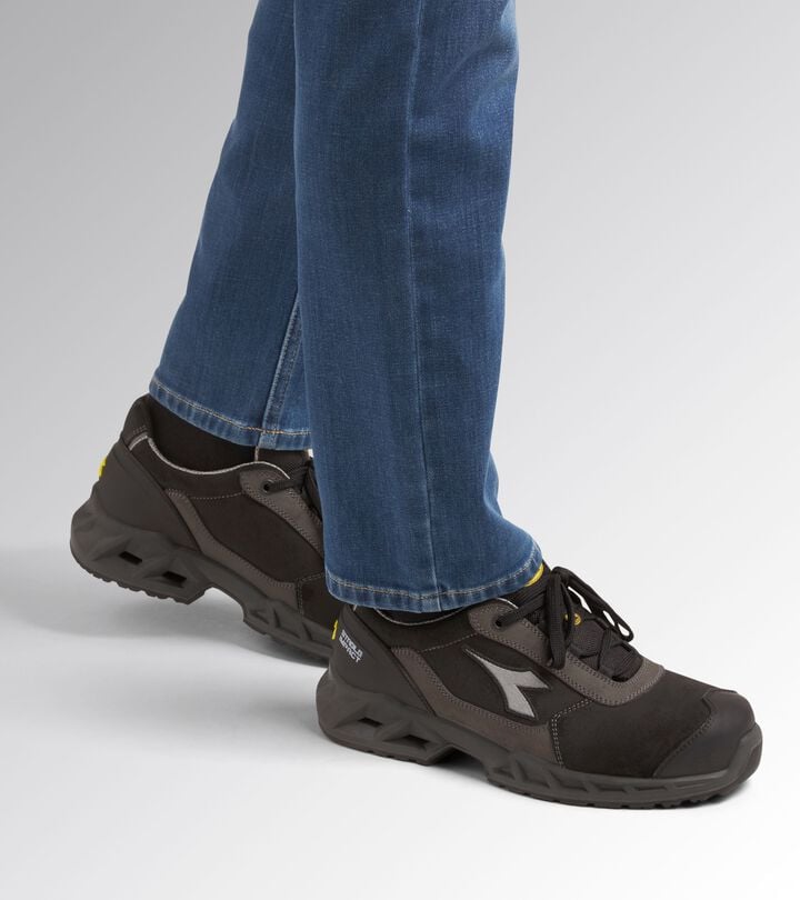 Utility Diadora SHARK STABLE IMPACT LEATHER LOW S3 SRC ESD Scarpa antinfortunistica bassa Sottocosto