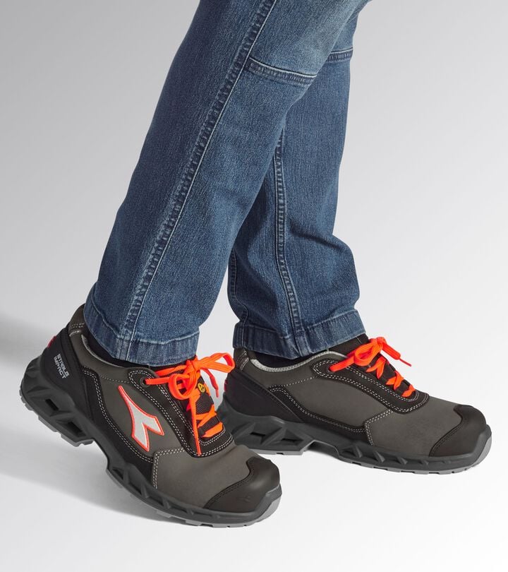 Utility Diadora SHARK STA IMP LEAT LOW S3S FO SR SC ESD Scarpa antinfortunistica bassa 50% di sconto con spedizione gratuita