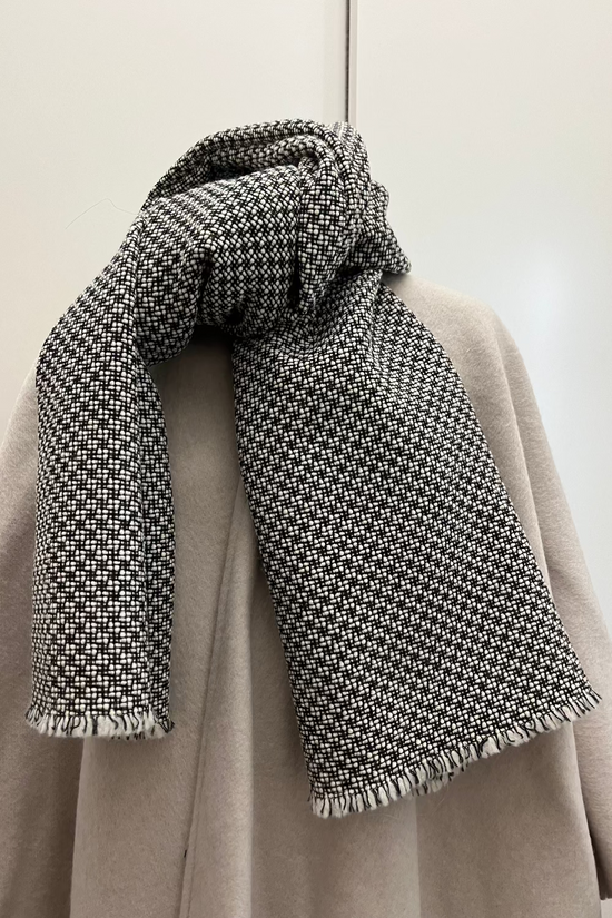 ﻿Zerobarracento Sustainable Scarf - The Perfect Christmas Gift Negozio
