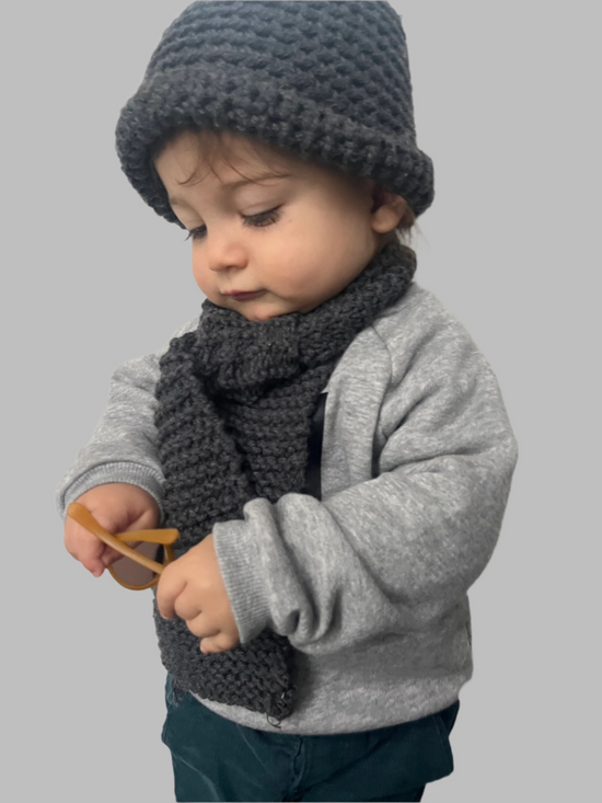 ﻿Zerobarracento Hand-knitted wool scarf for baby In Linea
